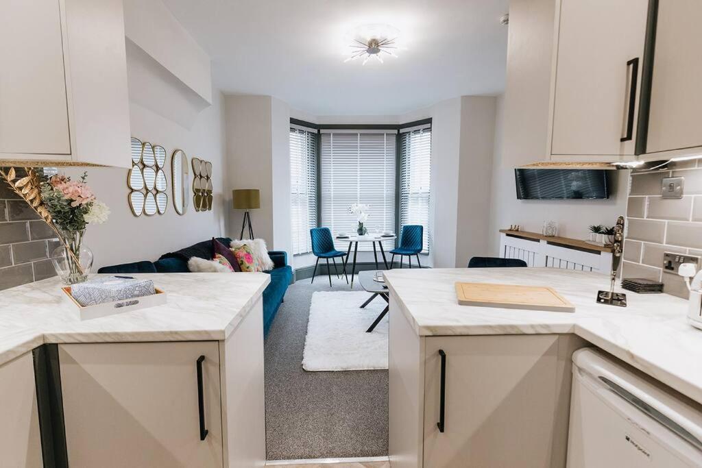 Grove House No.07 - Luxury Apartment Close To The Llandudno Beach Exterior photo